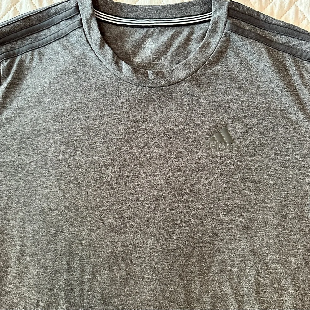 Adidas Heather Gray Climalite Tee Size Medium Minimalist Athleisure Streetwear - Picture 5 of 13